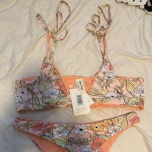 Dippin Daisy’s Bikini Set NWT